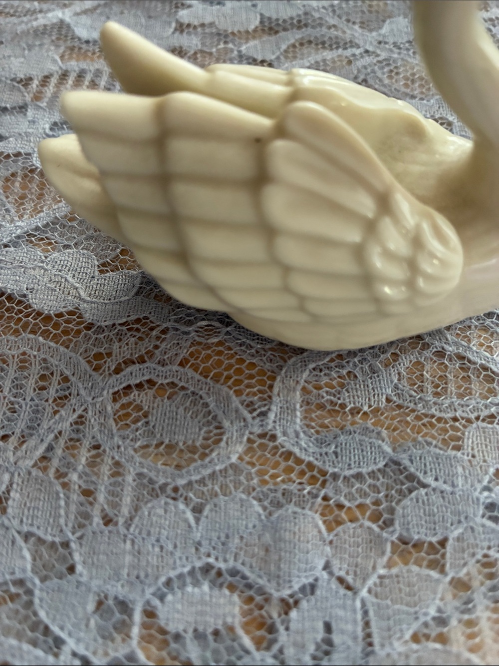 Lenox Cream Swan Figurine with Gold Beak - Picture 3 of 4